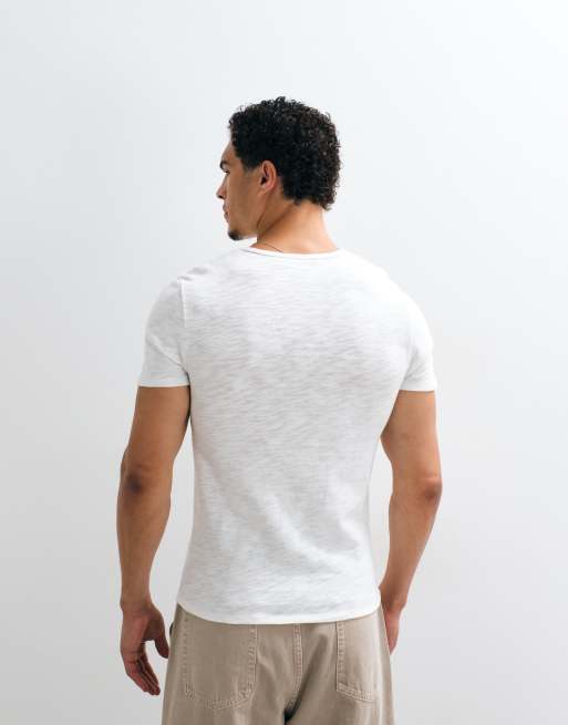 ASOS DESIGN slim fit T-shirt med hakudskæring i greige tekstureret stof, 4 af 5