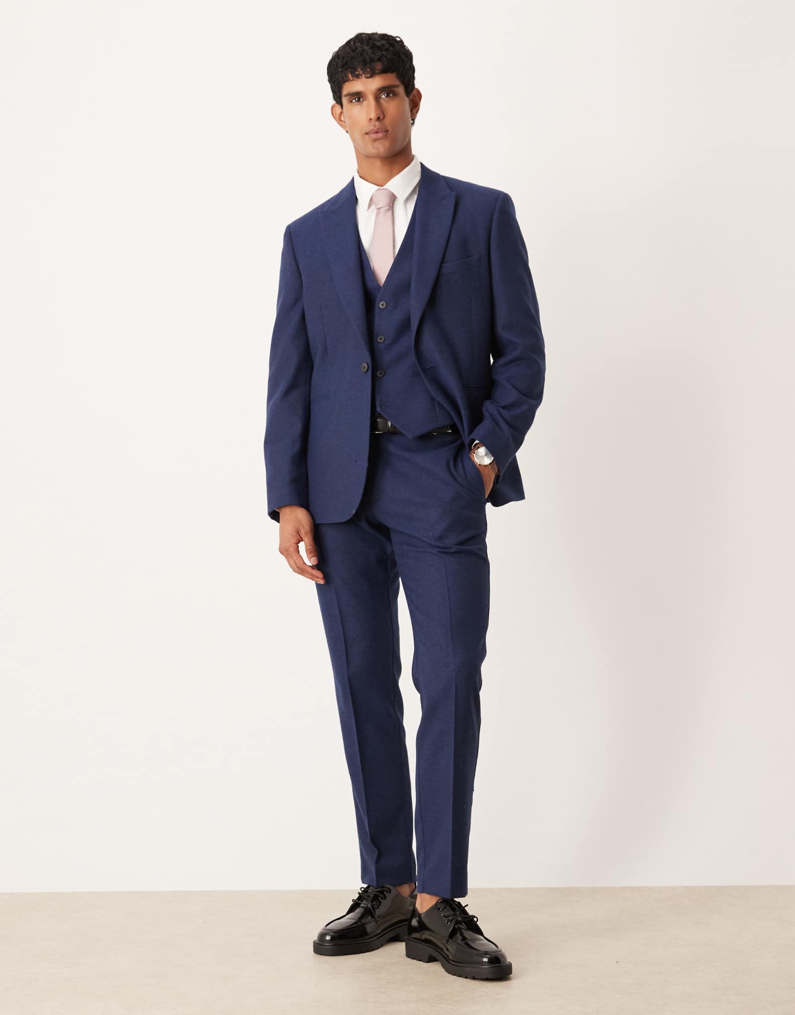 ДИЗАЙНЕРСКИЕ узкие брюки в елочку от ASOS из шерсти темно-синего цвета