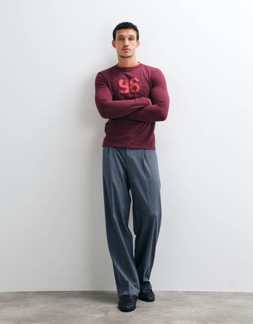 ASOS DESIGN slim langærmet T-shirt med dobbelt lag og talgrafik i rød, 2 af 5