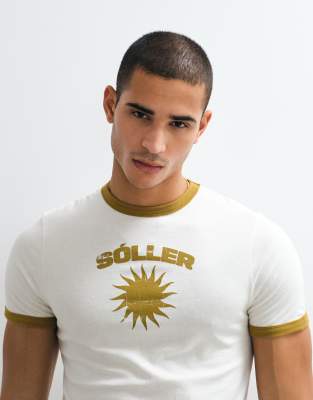 Футболка ASOS DESIGN slim ringer с изображением солнца в сливочно-кокосовом молоке