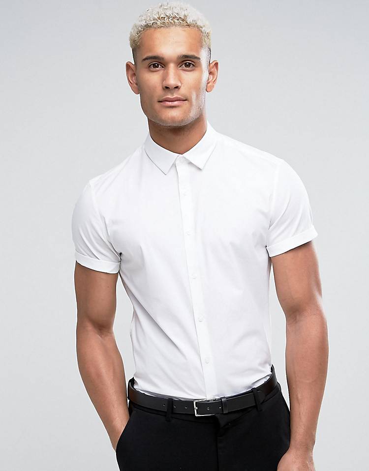 Купить белую рубашку с коротким рукавом. Белая рубашка. Рубашка с коротким рукавом мужская. Мужская белая рубашка. Мужчина в рубашке.
