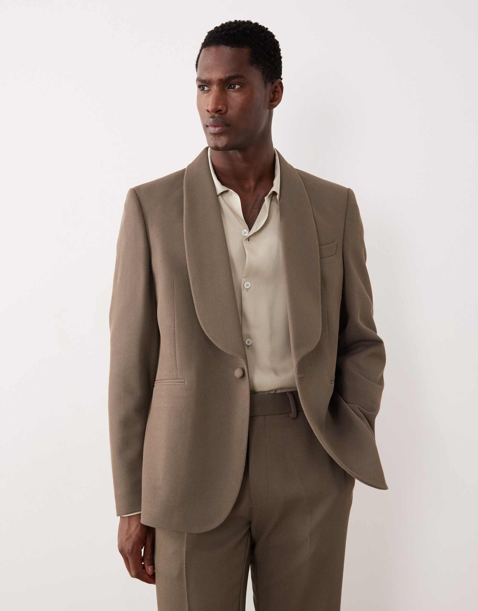 Приталенный пиджак от ASOS DESIGN из саржи цвета хаки