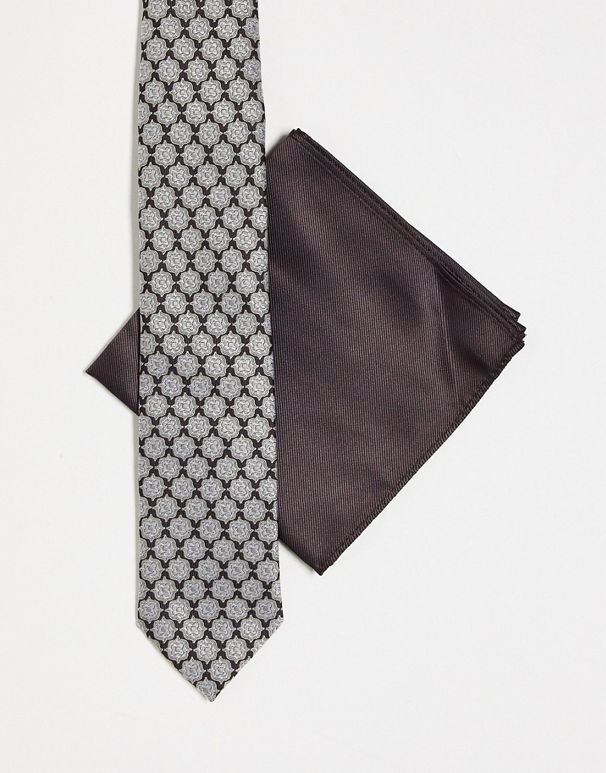 ASOS DESIGN slim tie and pocket square in brown and cream 70s design
