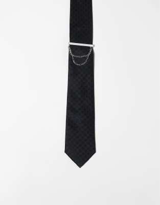  ASOS DESIGN slim tie in black with tie bar