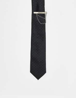 slim tie in black with tie bar