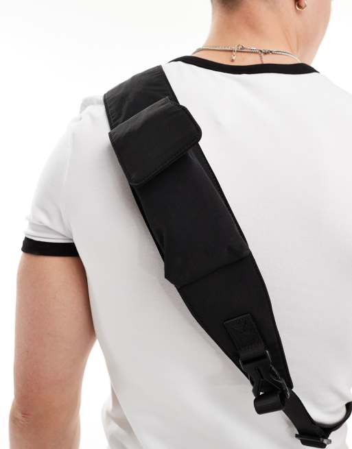 ASOS DESIGN - Sling-rygsæk med forlomme i sort, 2 af 4