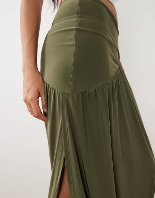 ASOS DESIGN slinky asymmetrische maxi rok in groen, 4 van 5