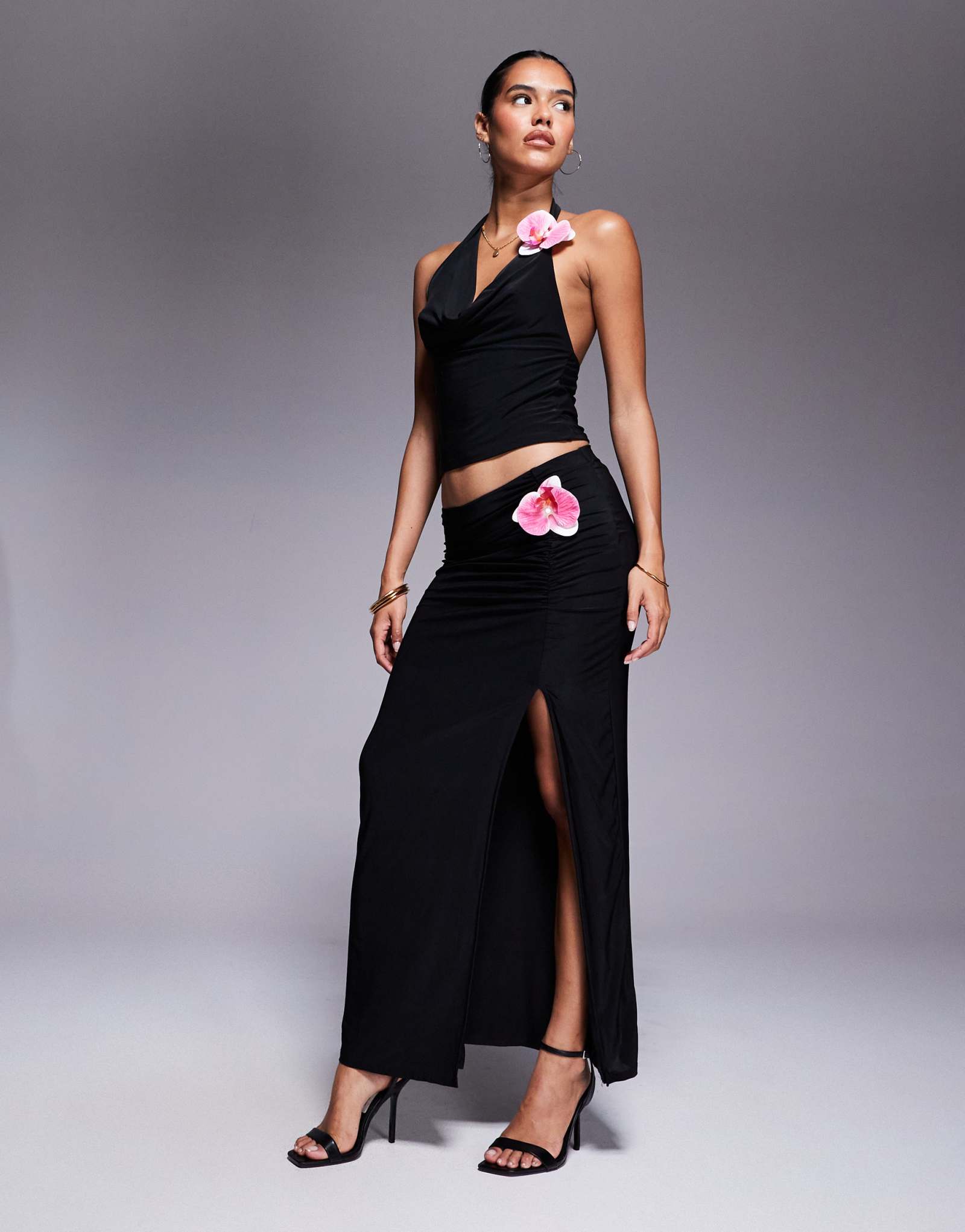 Облегающая макси-юбка с оборками на талии от ASOS DESIGN черного цвета с цветочной отделкой - часть комплекта