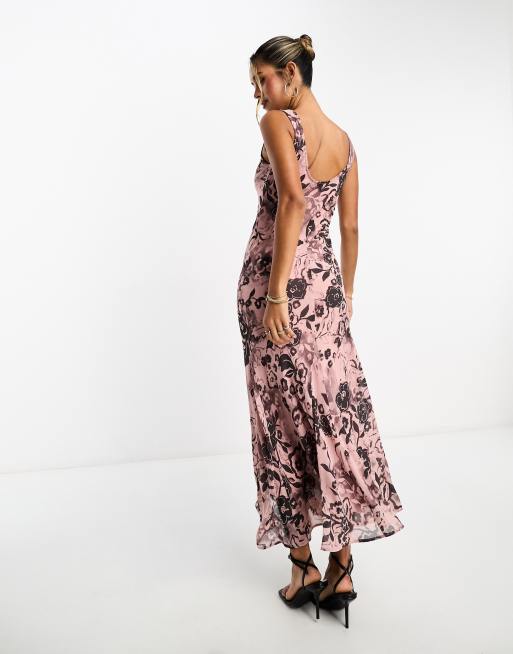 ASOS DESIGN Slip Dress in Midilange aus Satin in Rosa mit U Ausschnitt und Blumenmuster