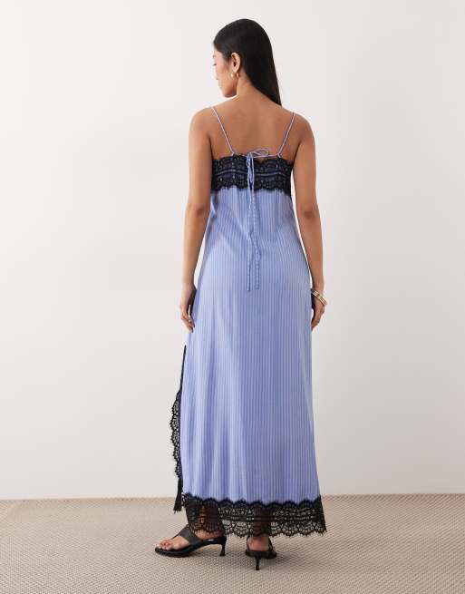 ASOS DESIGN - Slip-maxikjole med cami-stropper og blondekanter i blåt stribet print, 3 af 4