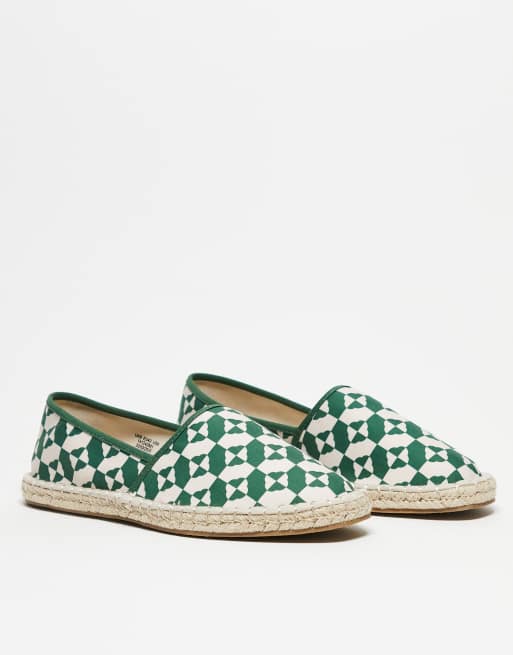 ASOS DESIGN slip on espadrilles in green geo print , 3 of 4