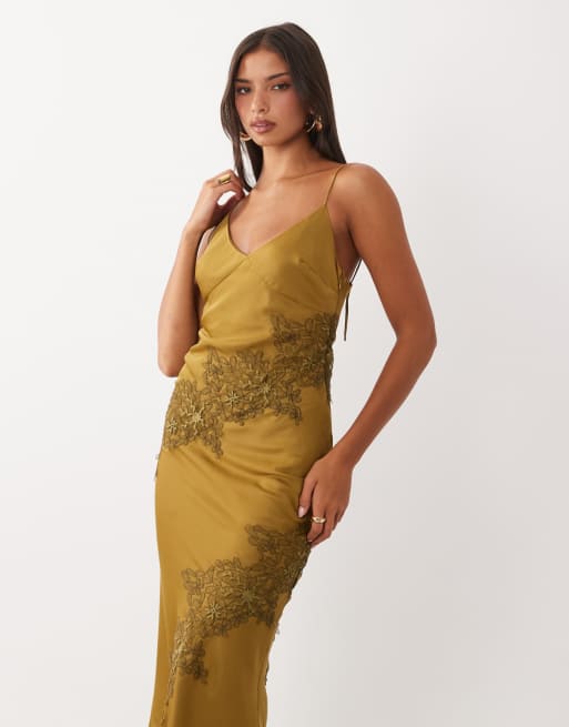 ASOS DESIGN slipklänning i satin med spetsapplikation, maxi, olivgrön, 4 av 4
