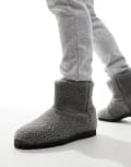[ASOS DESIGN] ASOS DESIGN slipper boots in grey borg 39 Grey