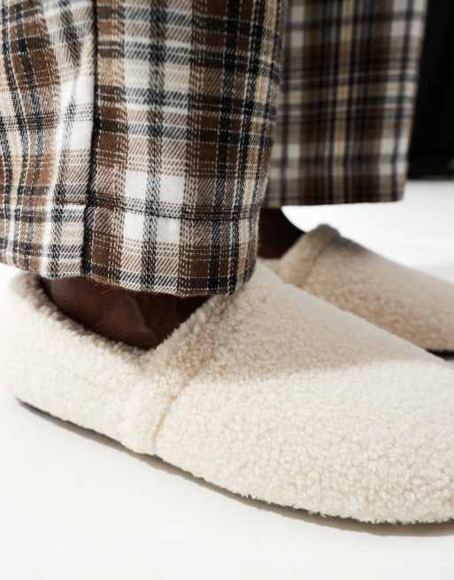 ASOS DESIGN slippers in cream borg, 2 of 4