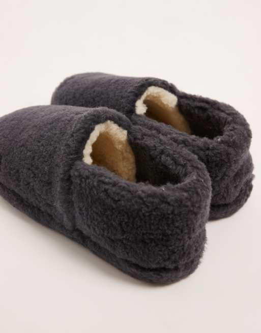 ASOS DESIGN slippers in grey borg, 2 of 4