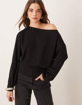 slouchy off shoulder long sleeve top in black