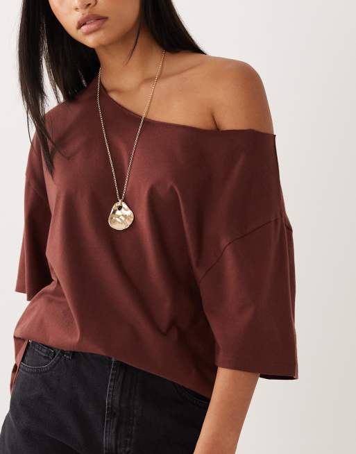 ASOS DESIGN slouchy off-shoulder oversized tee in chocolate, 3 of 4