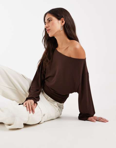 ASOS DESIGN slouchy topp med bara axlar, långa ärmar och markerad midja i chokladbrun - view 1