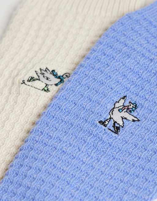 ASOS DESIGN slouchy waffle socks with dancing duck design in baby blue and cream, 2 of 3