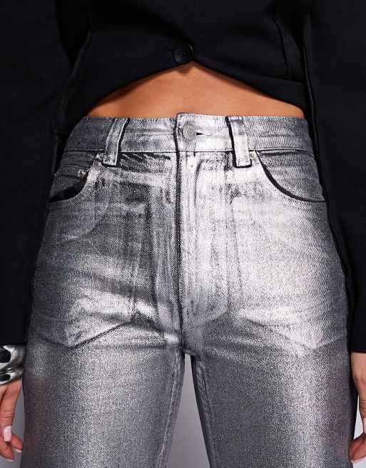 ASOS DESIGN - Sølvfarvede jeans med lige ben og behageligt stræk og foliefinish, 4 af 5