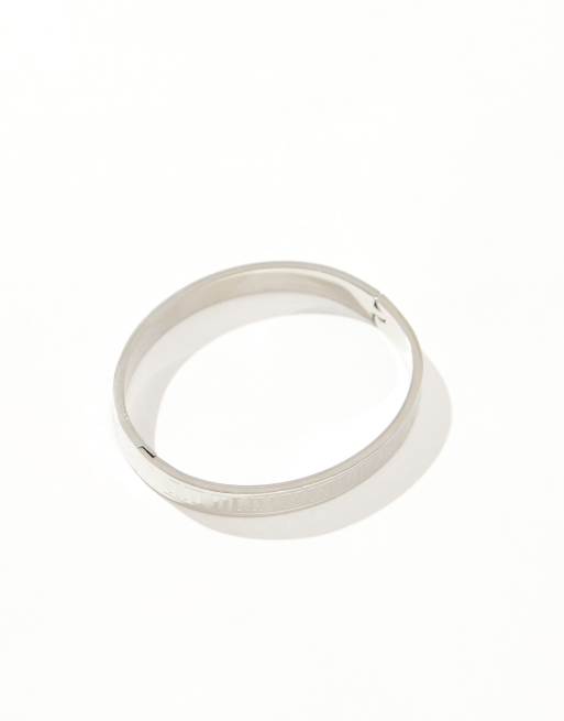 ASOS DESIGN - Sølvfarvet armring med indgravering i vandfast, rustfrit stål, 3 af 4