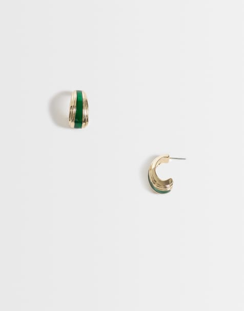 ASOS DESIGN små half-hoop-ørestikker med grøn resin-detalje i guldfarvet - view 1