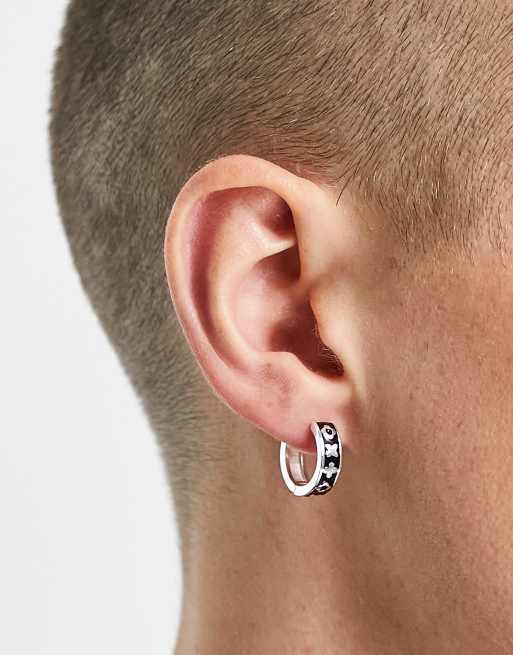 ASOS DESIGN - Små hoop-øreringe med monogramprint i sort emalje og sølvfarve