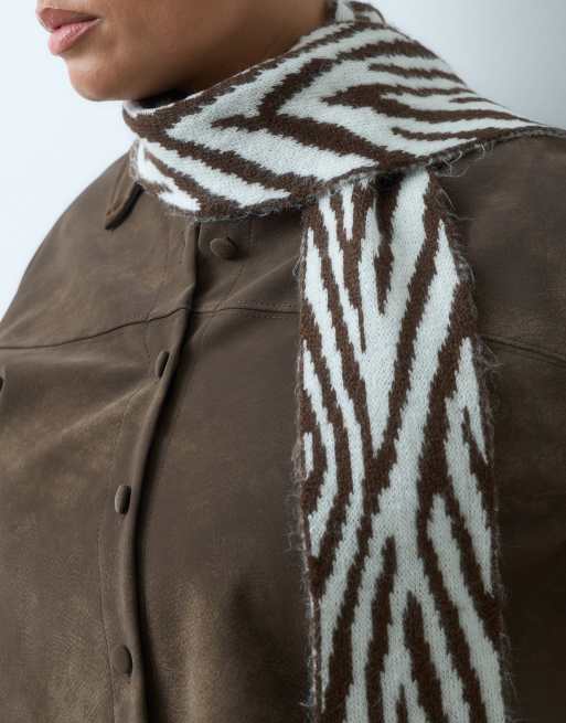 ASOS DESIGN smal scarf med zebramönster i brunt och vitt, 3 av 3