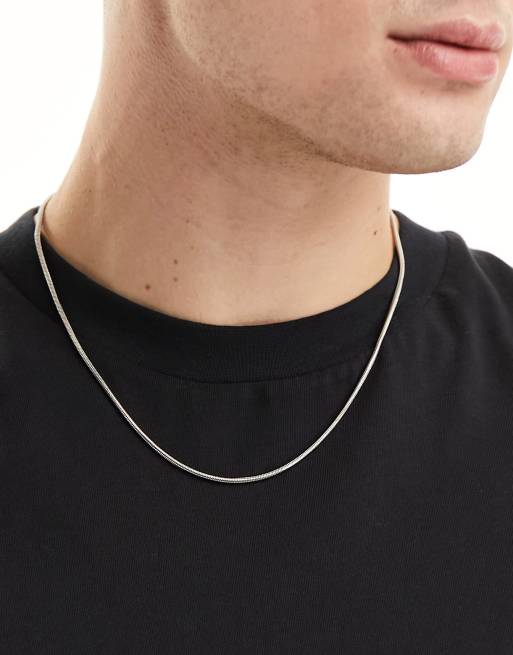 ASOS DESIGN - Smal slangehalskæde i sølvfarvet vandtæt rustfrit stål 