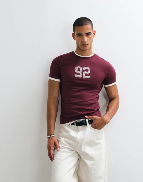 ASOS DESIGN smal t-shirt med 92-tryck i vinrött - view 1