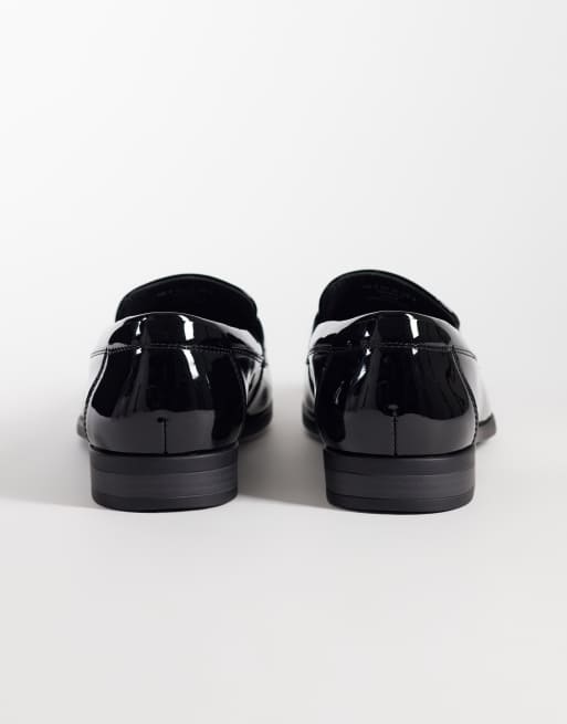 ASOS DESIGN smala loafers med sadel i svart lack, 4 av 4