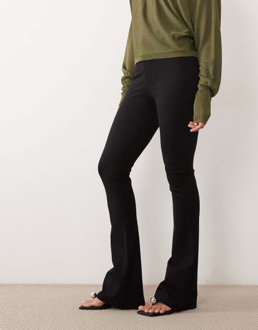ASOS DESIGN smala utsvängda byxor i svart ponte, 2 av 5