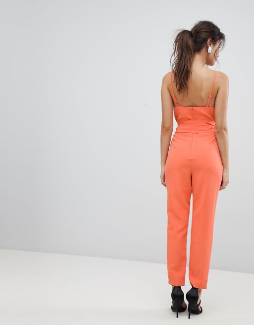 ASOS DESIGN - smalbenet jumpsuit med slå-om-front og matchende bælte, 2 af 4