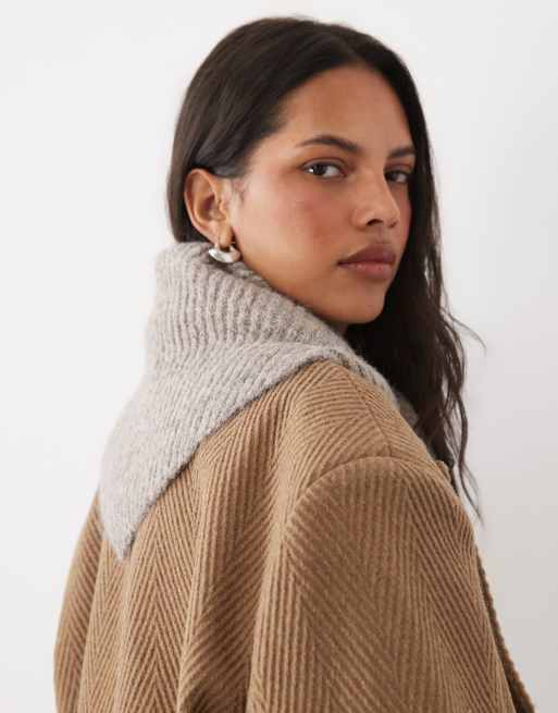 ASOS DESIGN small ribbed triangle in mink, 2 of 3