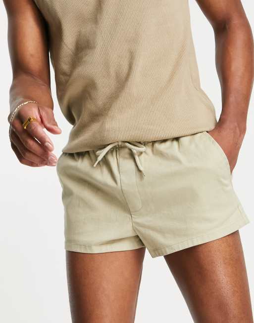ASOS DESIGN - Smalle, extreem korte chinoshort met elastische taille in beige 