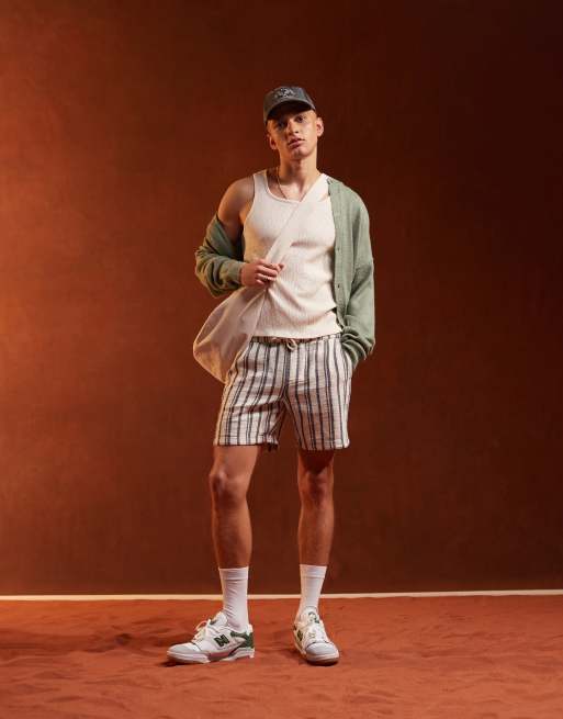 ASOS DESIGN - Smalle gestreepte short van zware stof met textuur in marineblauw en wit