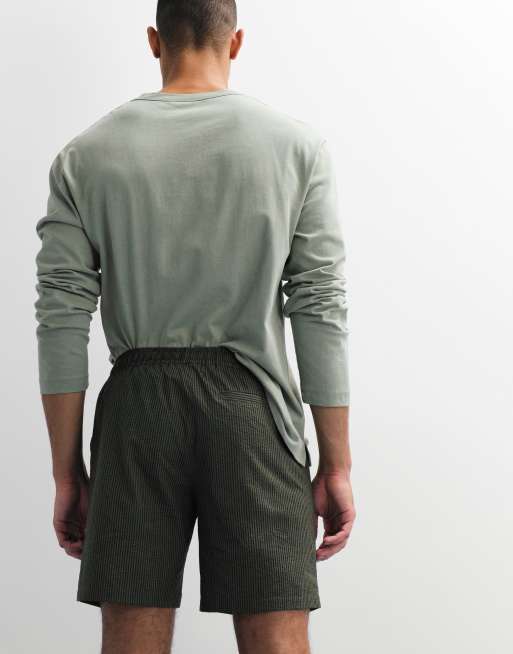 ASOS DESIGN - Smalle halflange short van seersuckerstof met elastische taille in kaki, 3 van 7
