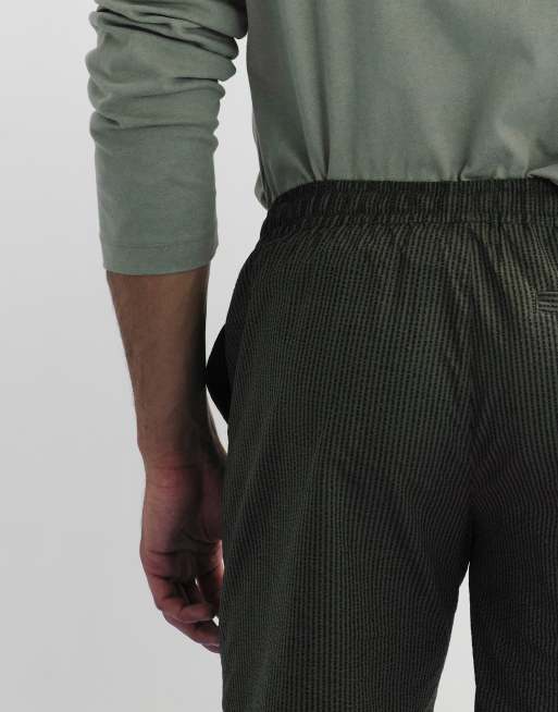 ASOS DESIGN - Smalle halflange short van seersuckerstof met elastische taille in kaki, 4 van 7