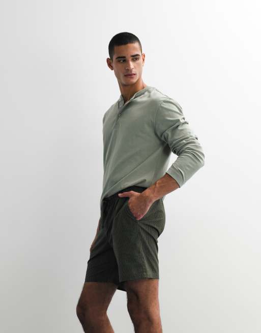 ASOS DESIGN - Smalle halflange short van seersuckerstof met elastische taille in kaki, 5 van 7
