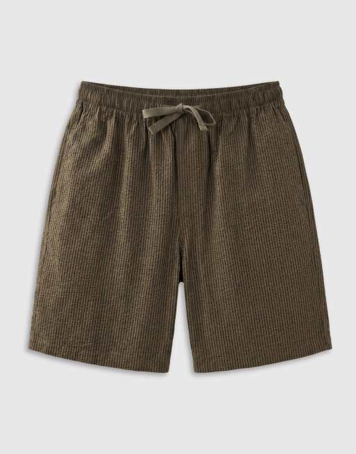 ASOS DESIGN - Smalle halflange short van seersuckerstof met elastische taille in kaki, 6 van 7