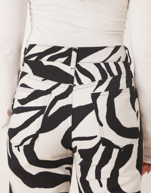 ASOS DESIGN - Smalle jeans met rechte pijpen in grafische zebraprint, 4 van 5