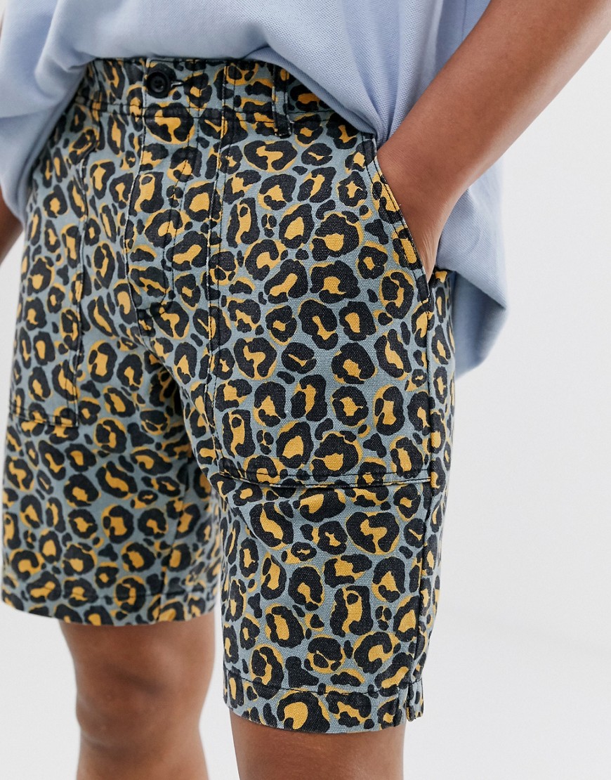 ASOS DESIGN smalle shorts i vasket leopardprint-Orange