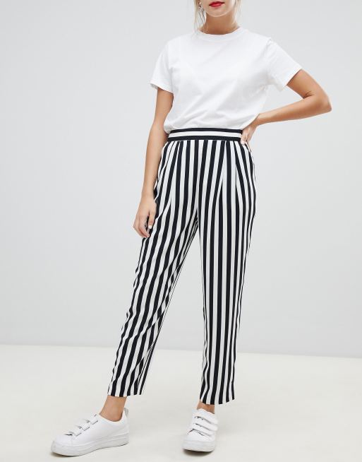 kiezen Prediken Landgoed ASOS DESIGN - Smaltoelopende broek met zwart-witte strepen | ASOS