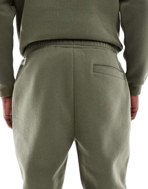 ASOS DESIGN - Smaltoelopende joggingbroek met plooi in groen, 5 van 5
