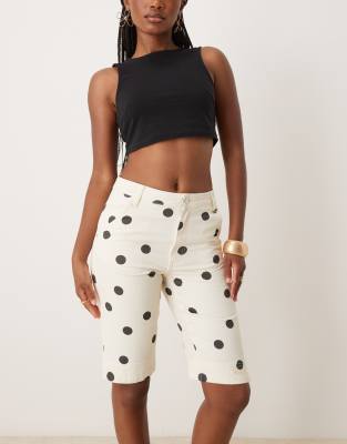 ASOS DESIGN – Småprickiga jeans i capristil - view 1