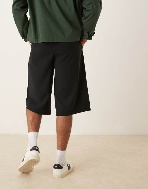 ASOS DESIGN smart bermuda shorts with double pleat and deep waistband in black, 3 of 5