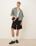 [ASOS DESIGN] ASOS DESIGN smart bermuda shorts with front pleat in black W28 BLACK