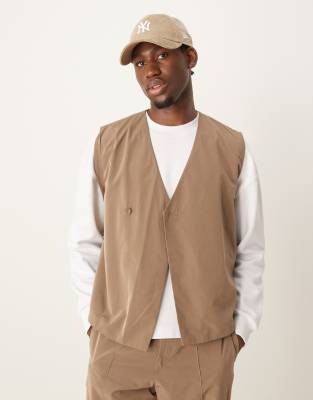 ASOS DESIGN ASOS DESIGN smart co-ord waistcoat in brown tech fabric