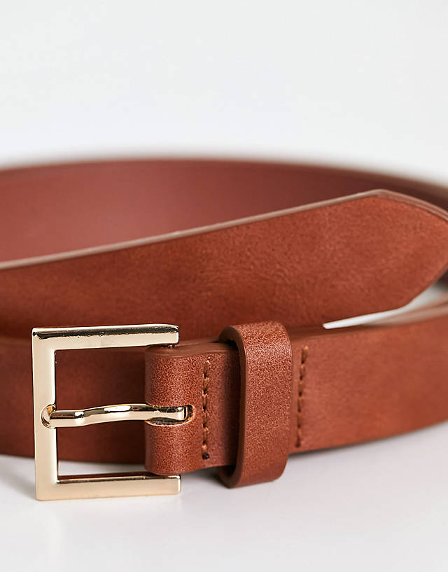 ASOS DESIGN - smart faux leather skinny belt with gold buckle in tan
