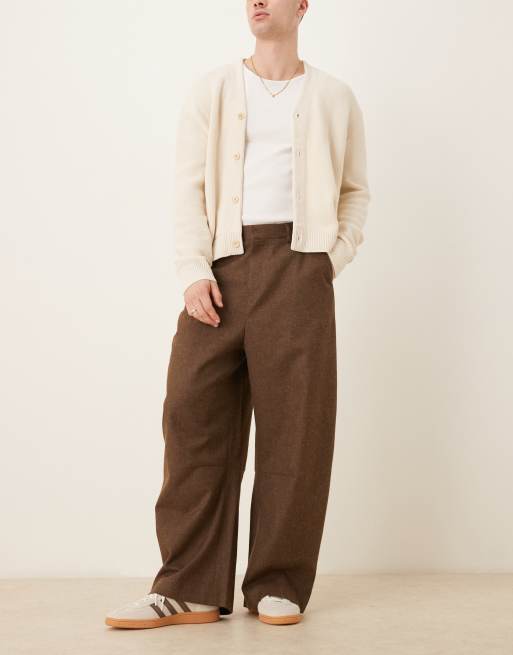 ASOS DESIGN smart horseshoe fit trousers with front pleats in brown brushed fabric 